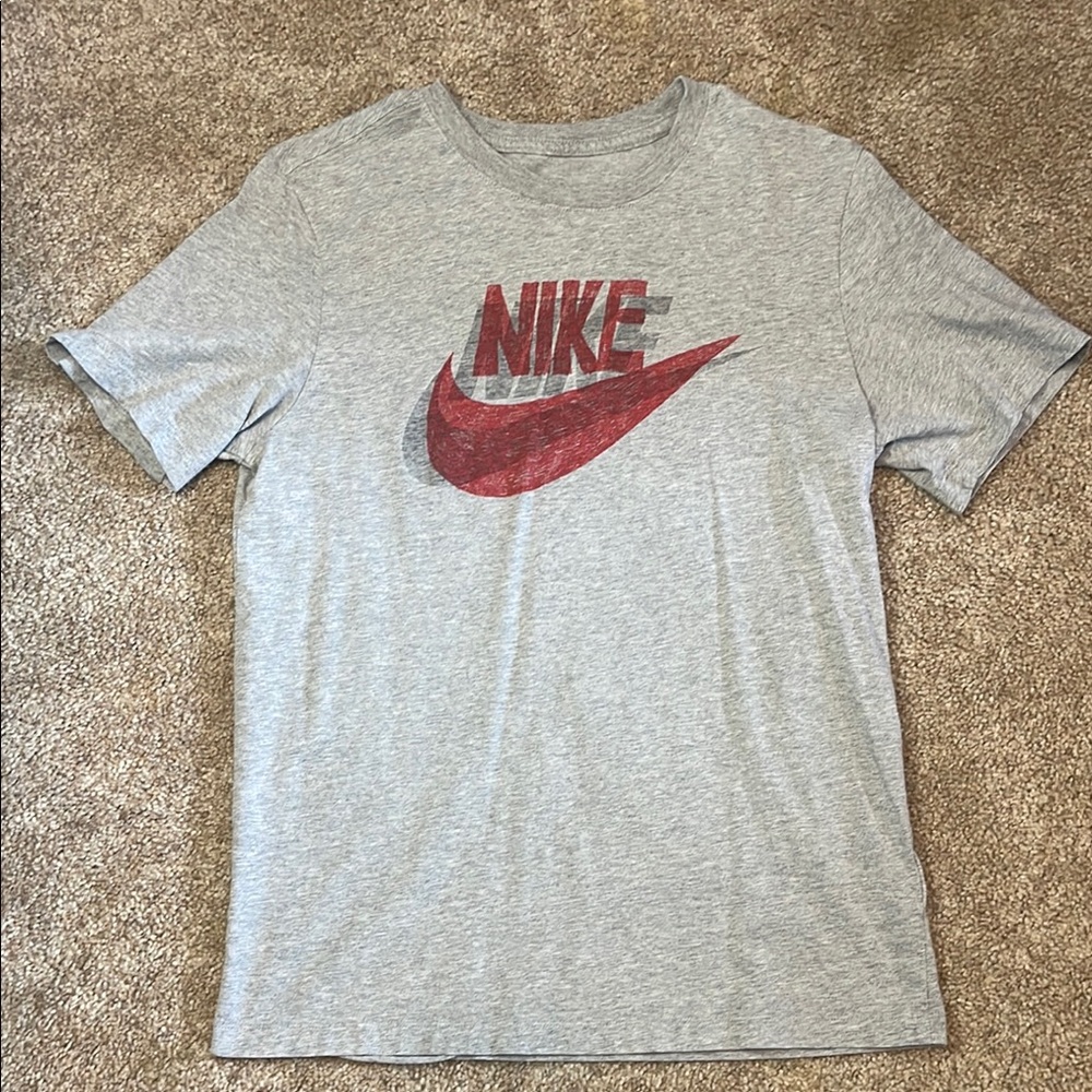 Nike Men's Gray and Red Logo T-Shirt